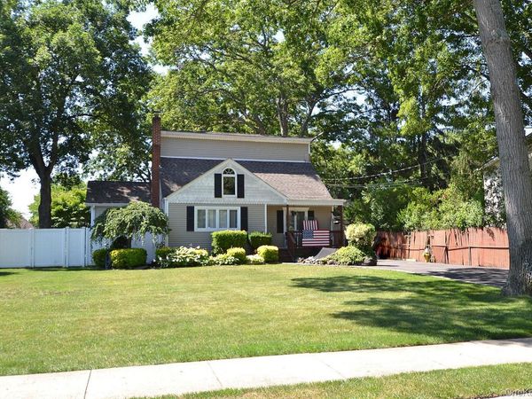 82 Stahley Street , Brentwood, NY 11717