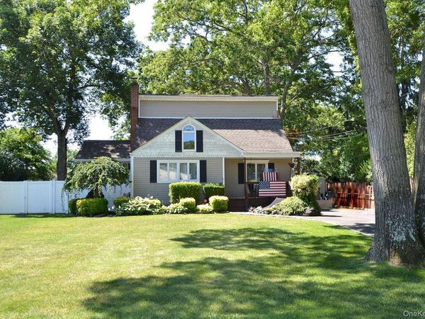 82 Stahley Street , Brentwood, NY 11717