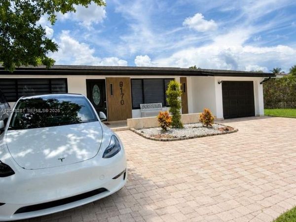 9170 NW 24th Pl , Sunrise, FL 33322