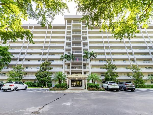 605 Oaks Dr, Unit 607, Pompano Beach, FL 33069