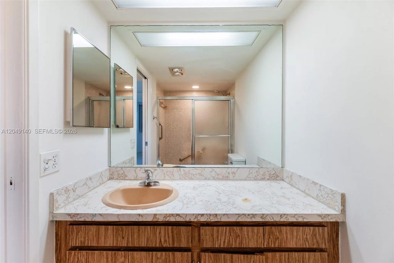 605 Oaks Dr, Unit 607, Pompano Beach, FL 33069 Photo