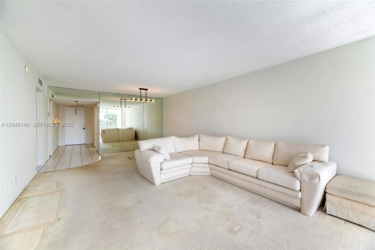 605 Oaks Dr, Unit 607, Pompano Beach, FL 33069 Photo