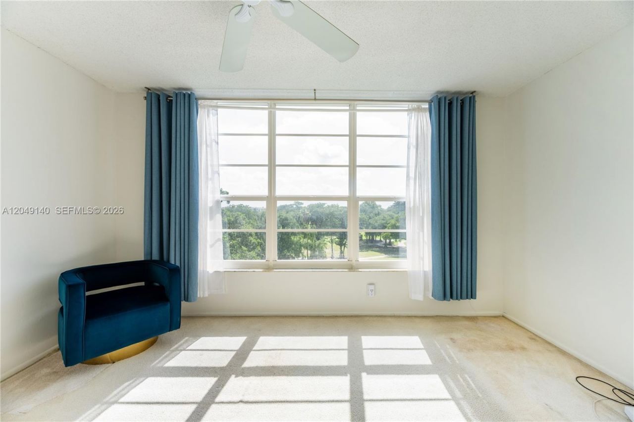 605 Oaks Dr, Unit 607, Pompano Beach, FL 33069 Photo