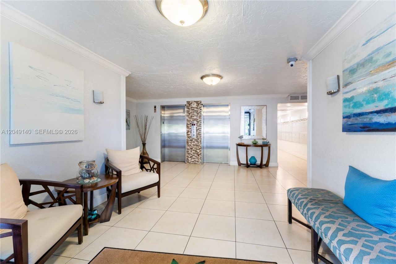605 Oaks Dr, Unit 607, Pompano Beach, FL 33069 Photo
