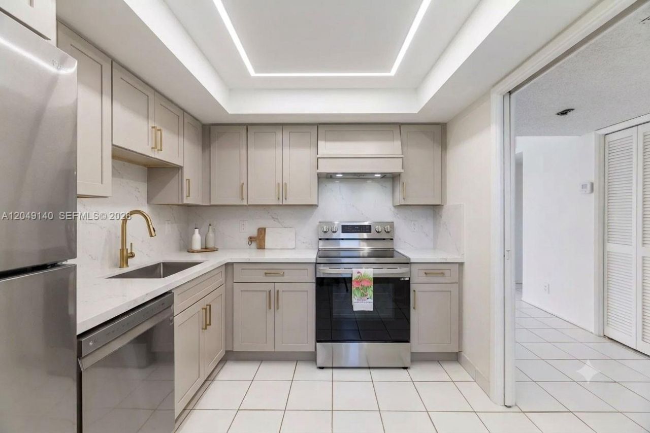 605 Oaks Dr, Unit 607, Pompano Beach, FL 33069 Photo
