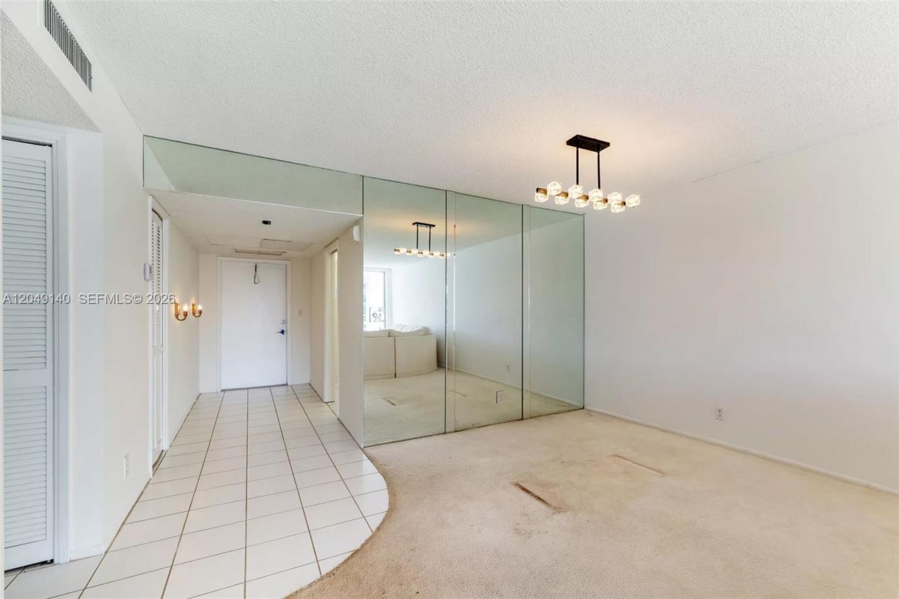 605 Oaks Dr, Unit 607, Pompano Beach, FL 33069 Photo
