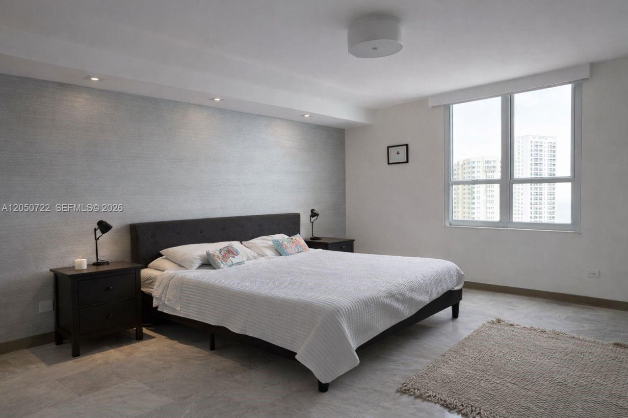 701 Brickell Key Blvd , Unit 1611, Miami, FL 33131 Photo