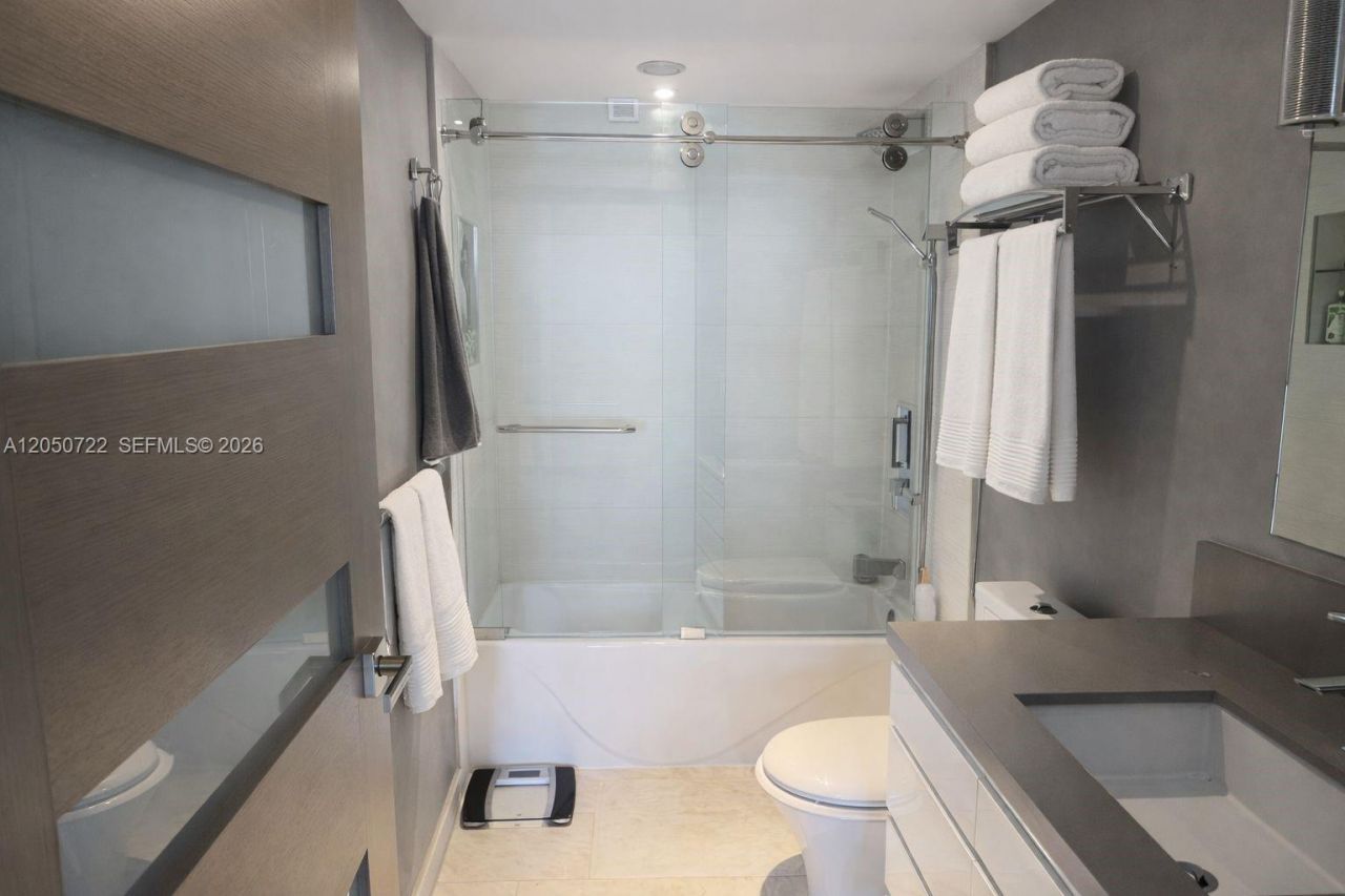 701 Brickell Key Blvd , Unit 1611, Miami, FL 33131 Photo
