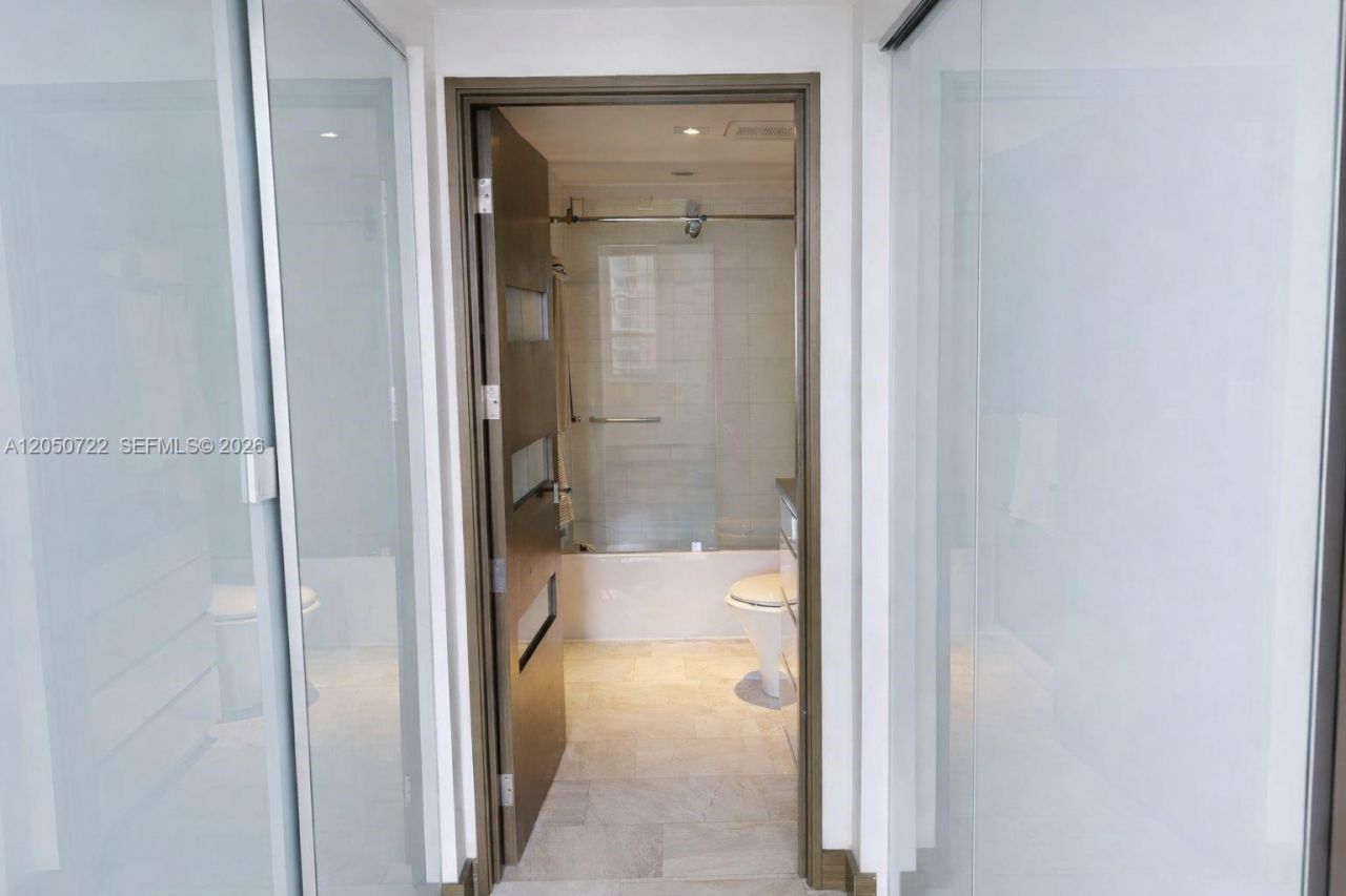 701 Brickell Key Blvd , Unit 1611, Miami, FL 33131 Photo