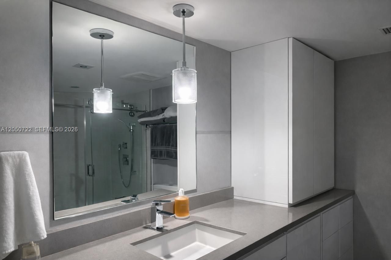 701 Brickell Key Blvd , Unit 1611, Miami, FL 33131 Photo