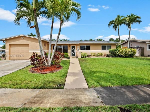 2251 NW 87th Ave , Pembroke Pines, FL 33024