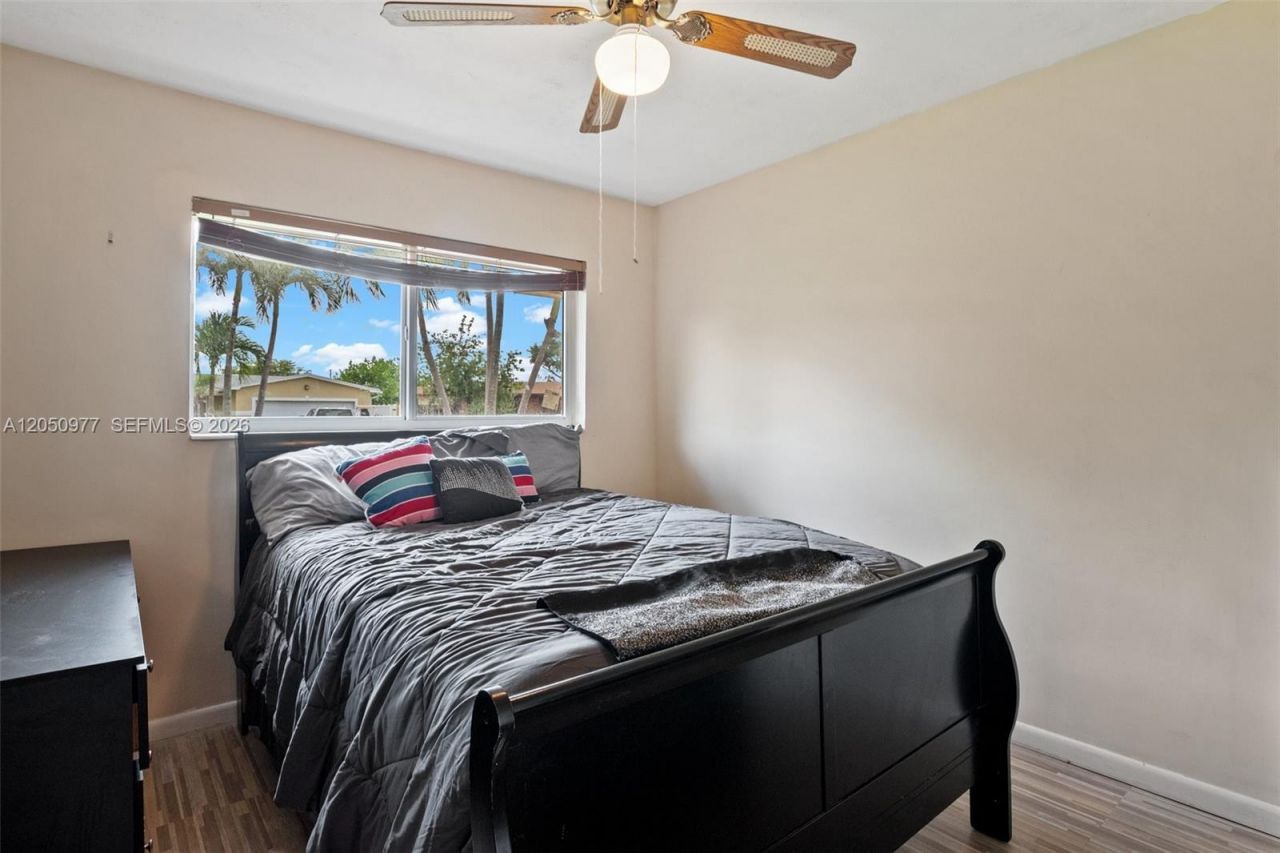 2251 NW 87th Ave, Pembroke Pines, FL 33024 Photo