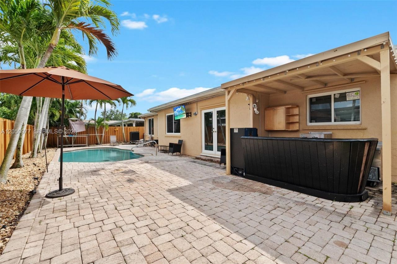 2251 NW 87th Ave, Pembroke Pines, FL 33024 Photo