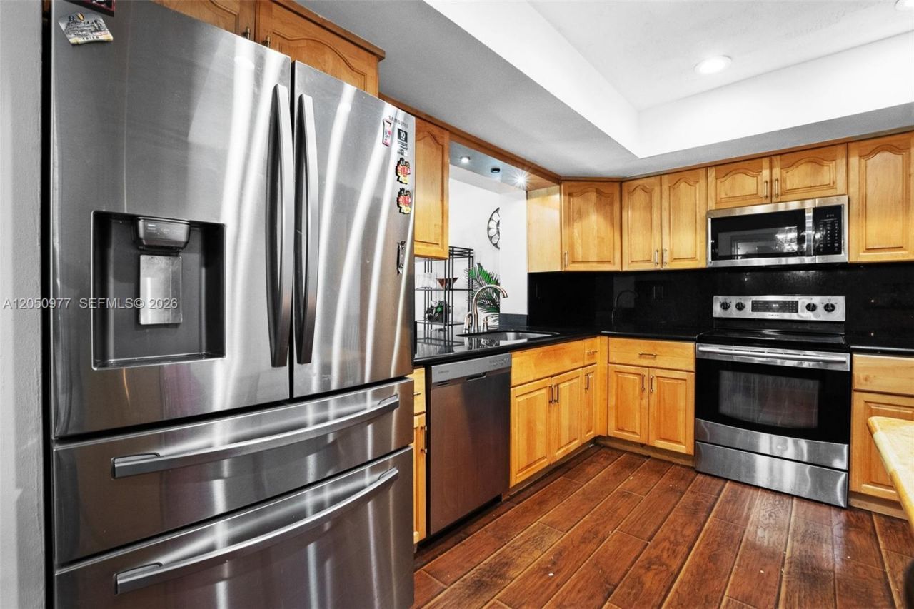2251 NW 87th Ave, Pembroke Pines, FL 33024 Photo