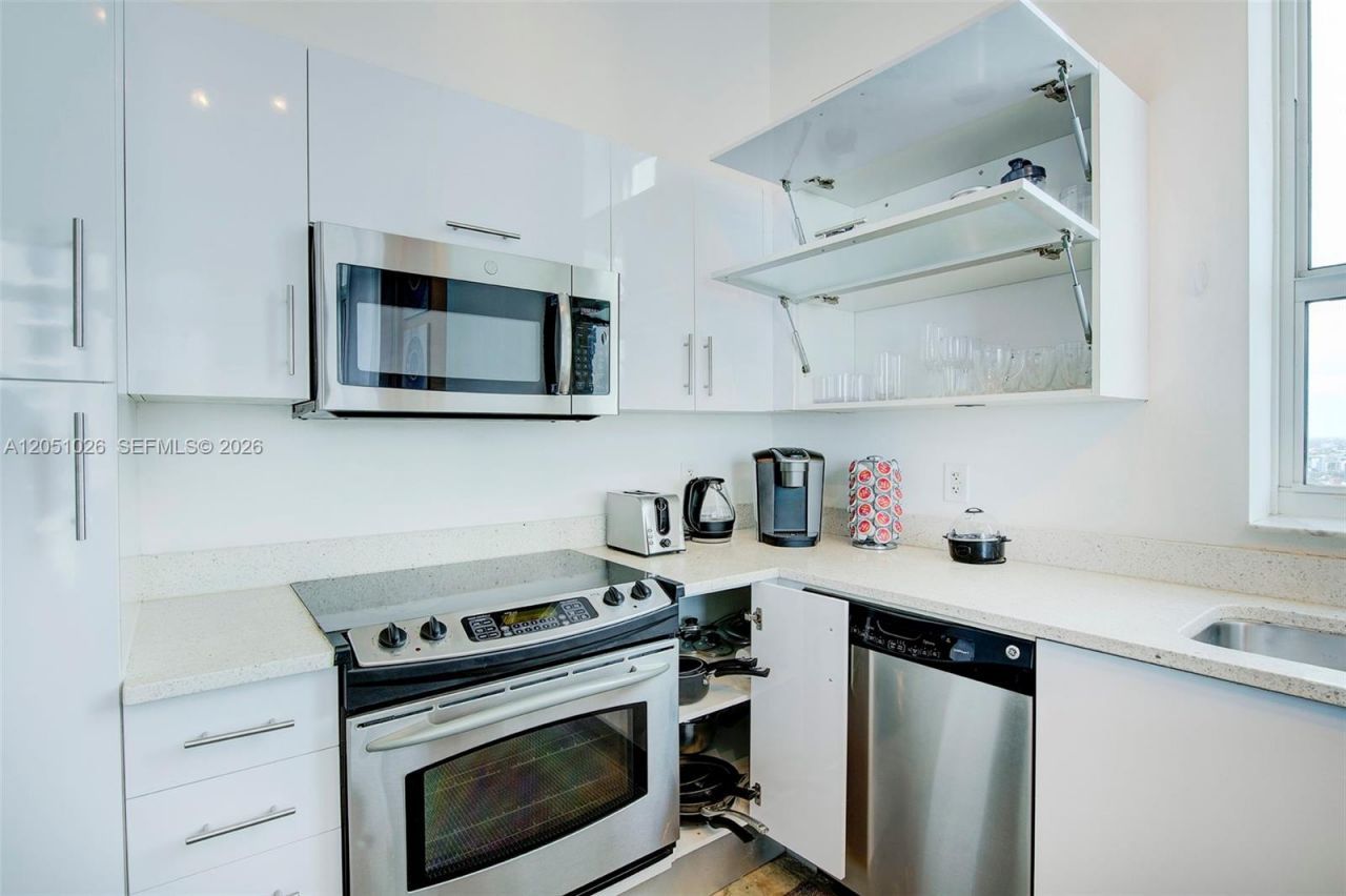 234 NE 3rd St , Unit UPH01 Shor, Miami, FL 33132 Photo