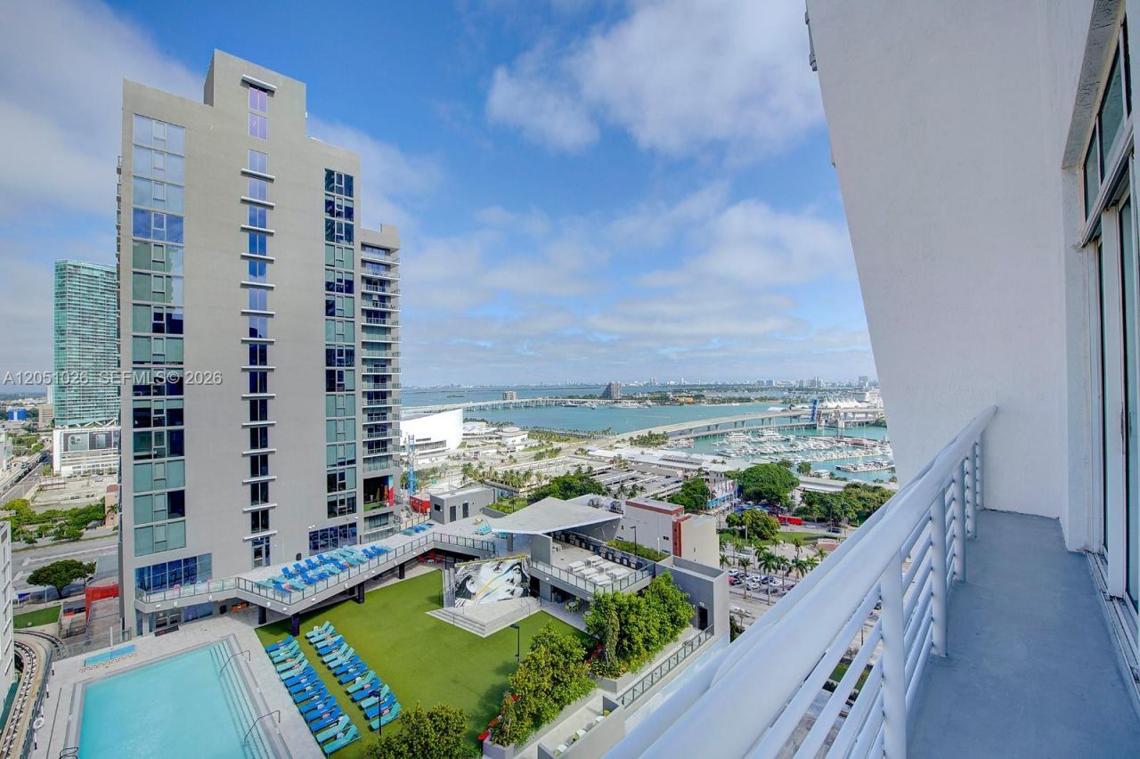 234 NE 3rd St , Unit UPH01 Shor, Miami, FL 33132 Photo