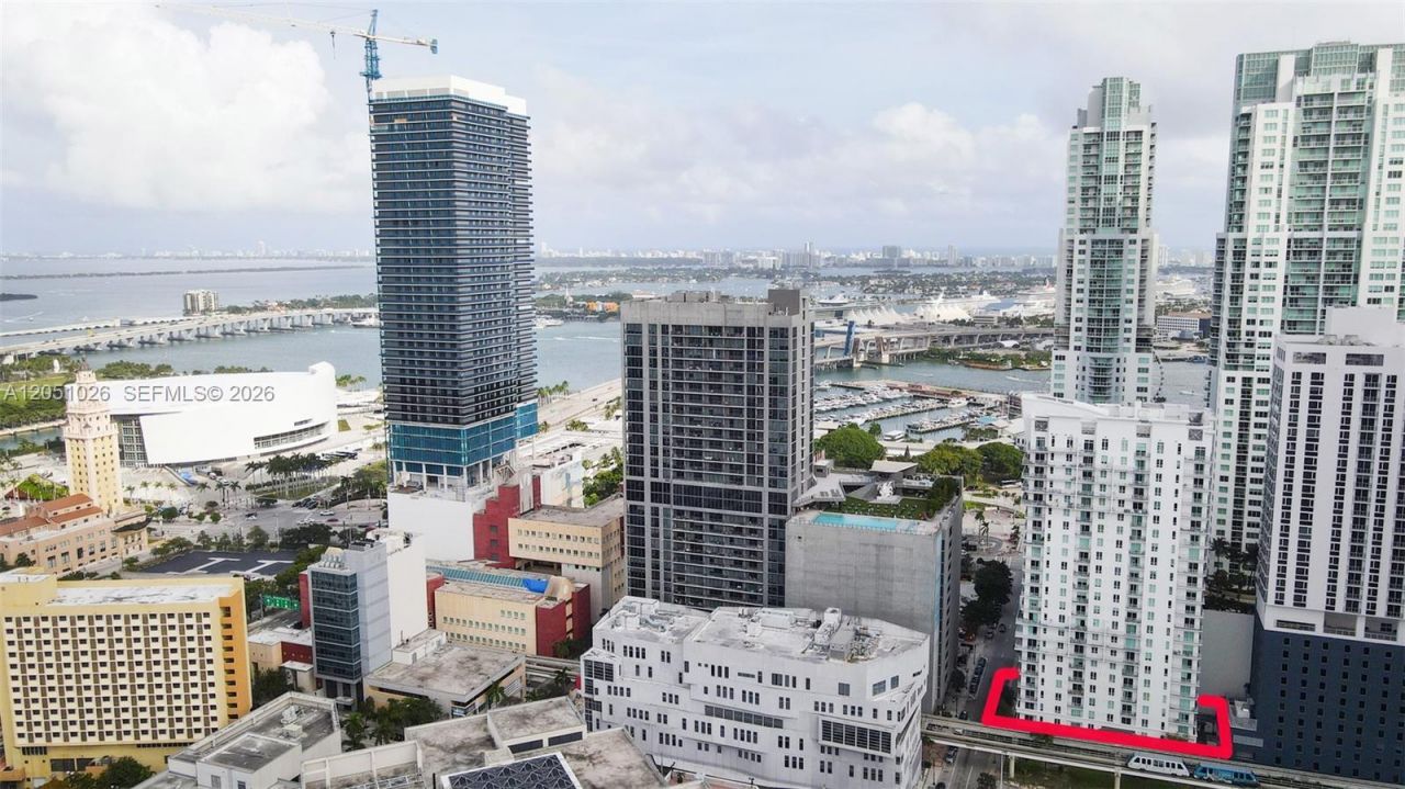 234 NE 3rd St , Unit UPH01 Shor, Miami, FL 33132 Photo