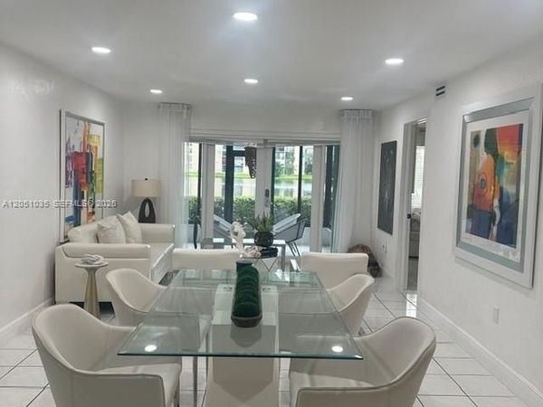 8875 Fontainebleau Blvd , Unit 102, Miami, FL 33172