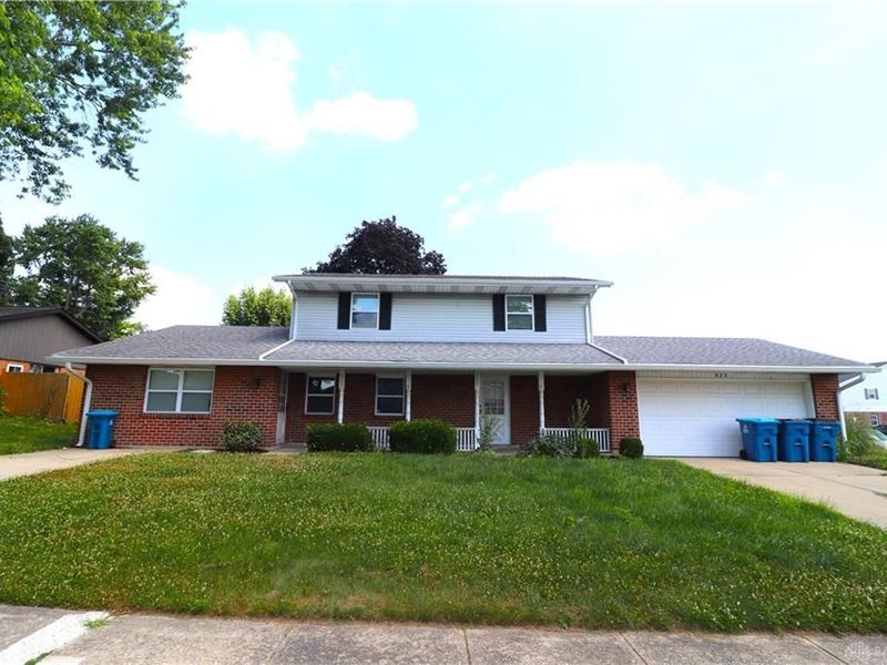 825 Comanche Lane, Tipp City, OH 45371 Photo 1