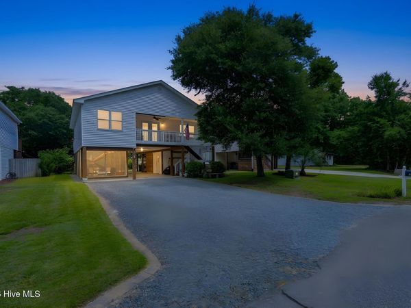 112 SW 13th Street, Oak Island, NC 28465