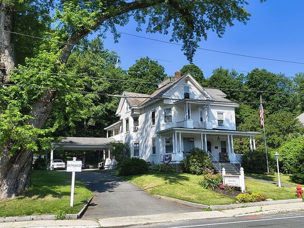 27 Russell Rd, Huntington, MA 01050