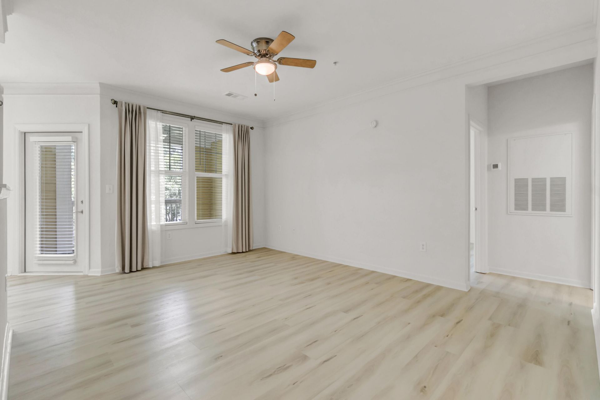 1921 Chatelain Way Photo 8