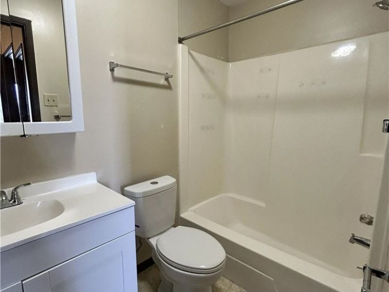 200 fernwood Road, Unit 9, Wintersville, OH 43953 Photo 6