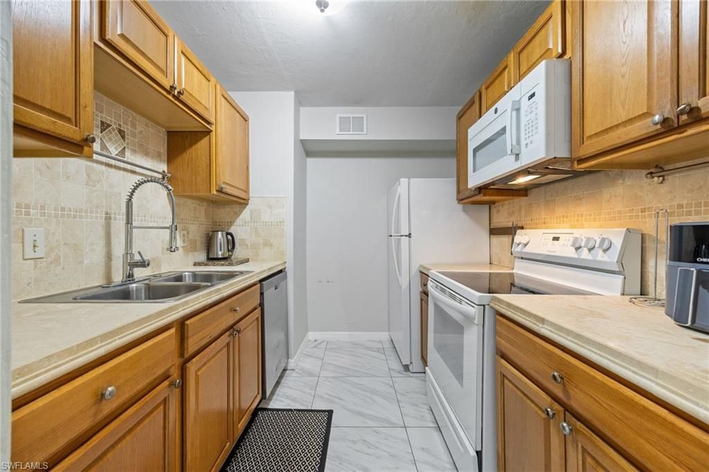 2828 Jackson St , Unit B3, Fort Myers, FL 33901 Photo