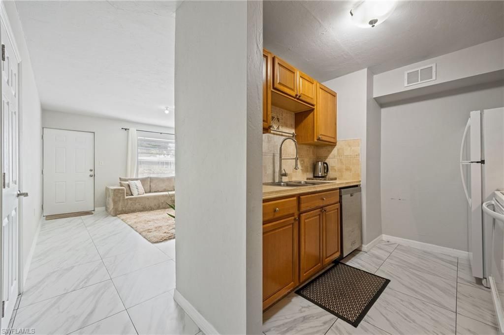 2828 Jackson St , Unit B3, Fort Myers, FL 33901 Photo