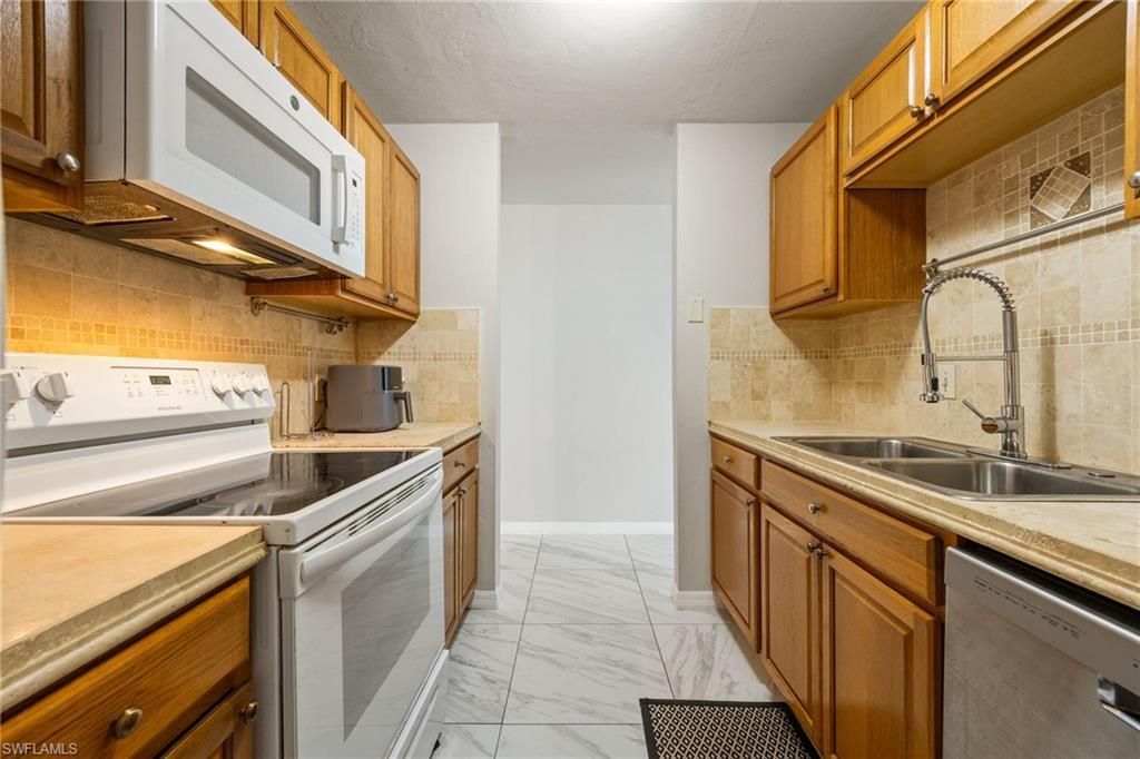 2828 Jackson St , Unit B3, Fort Myers, FL 33901 Photo