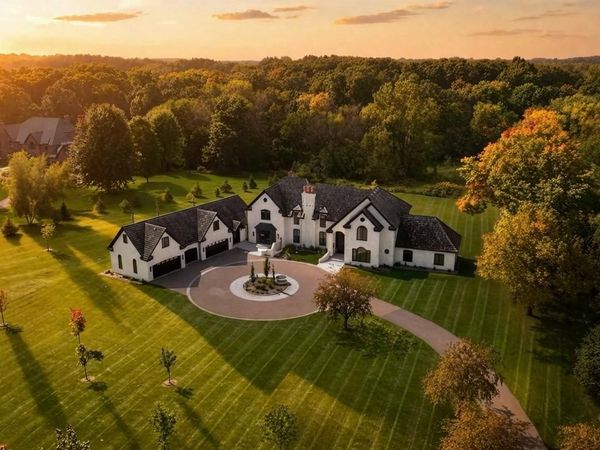 170 Spur Circle, Wayzata, MN 55391