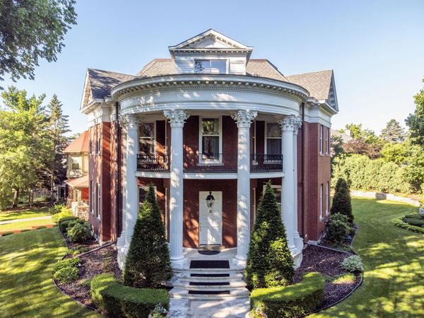 1203 Mount Curve Avenue, Minneapolis, MN 55403
