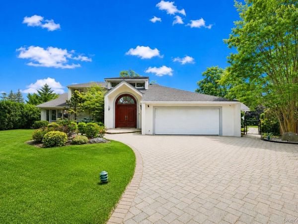345 Heather Lane , Hewlett Harbor, NY 11557