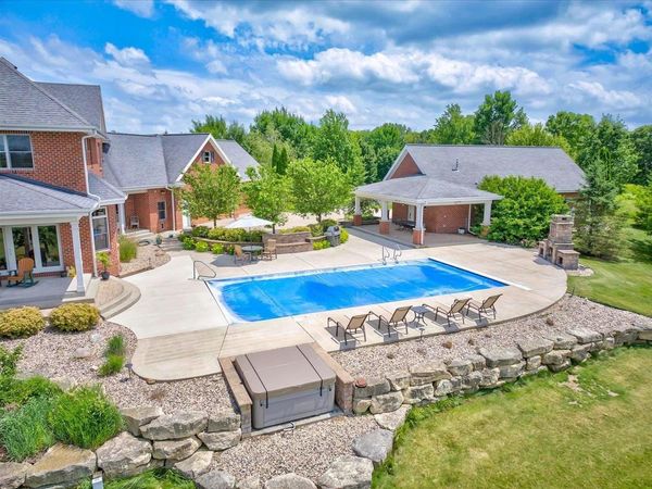7876 Autumn Pond Trail, Middleton, WI 53562