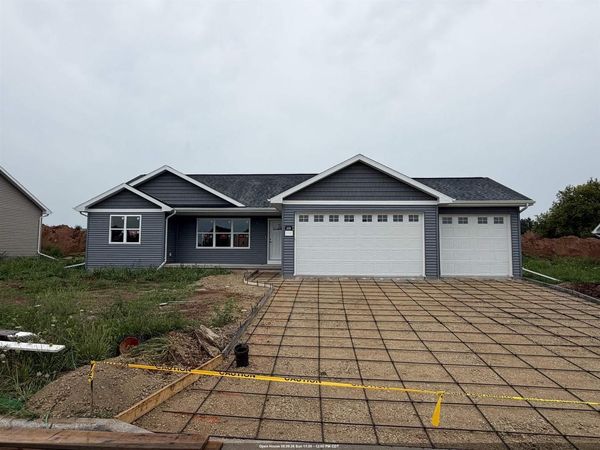 538 RIVERVIEW DRIVE, Berlin, WI 54923