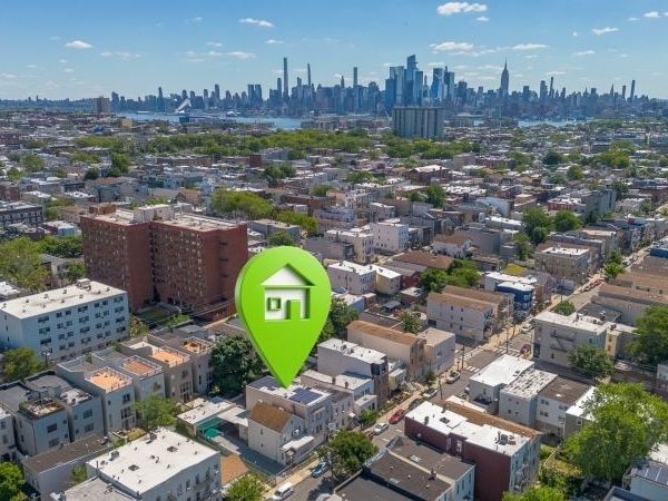 178 South St, Jersey, NJ 07307