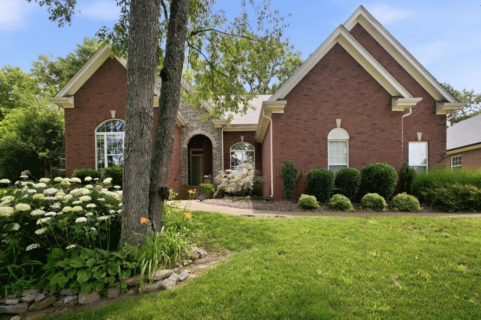 325 Red Feather Ln, Brentwood, TN 37027 Main Photo