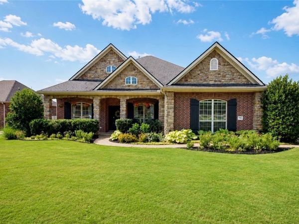 5603 Sombreado Road, Fayetteville, AR 72703