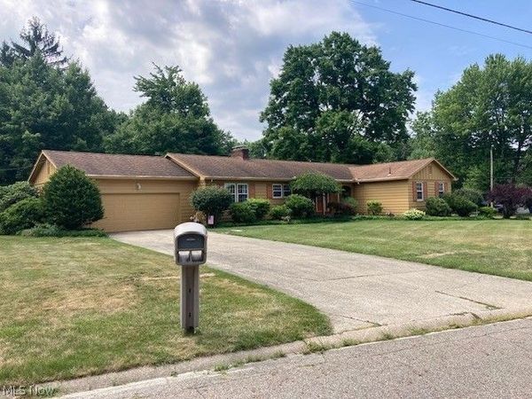 8770 Squirrel Hill , Warren, OH 44484