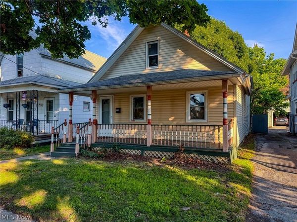 6103 W Clinton Avenue , Cleveland, OH 44102