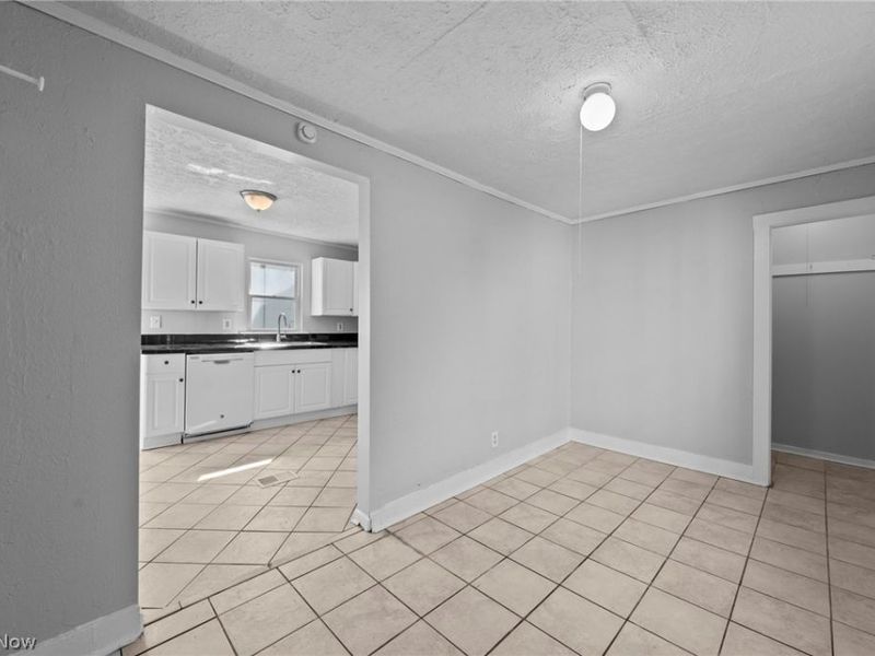 6103 W Clinton Avenue, Cleveland, OH 44102 Photo 17