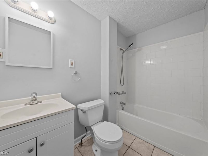6103 W Clinton Avenue, Cleveland, OH 44102 Photo 24