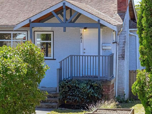 881 Leslie Dr, Saanich, BC V8X 2Y3