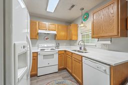 106 Macy Circle photo 4