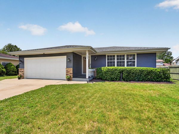 7004 60th Ave, Kenosha, WI 53142