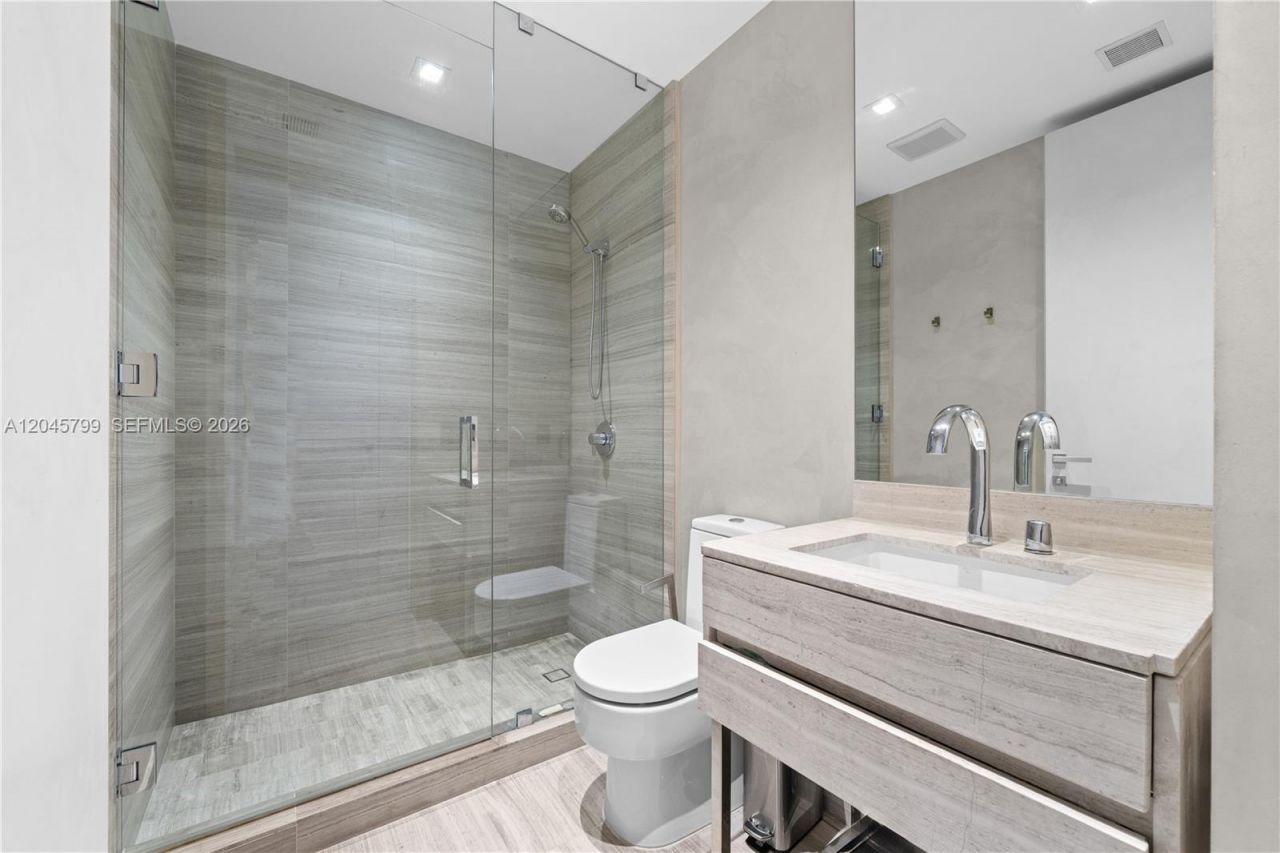 18975 Collins Ave , Unit 3204, Sunny Isles Beach, FL 33160 Photo