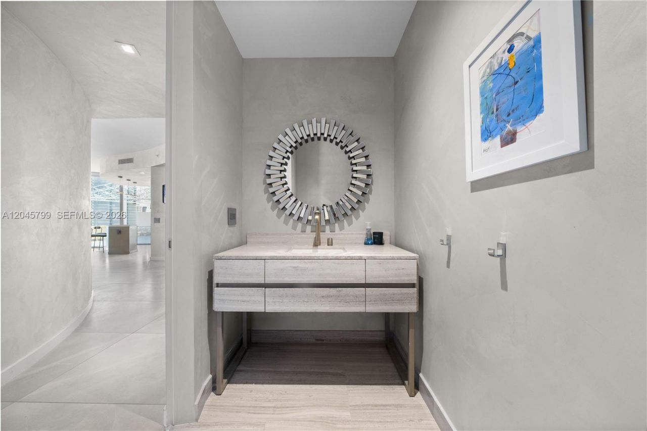 18975 Collins Ave , Unit 3204, Sunny Isles Beach, FL 33160 Photo