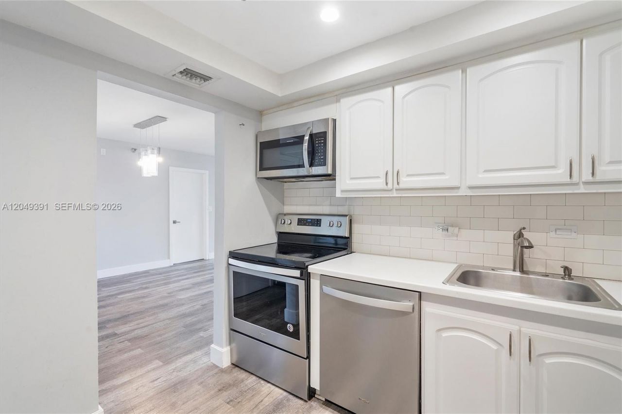 20515 E Country Club Dr, Unit 2044, Aventura, FL 33180 Photo