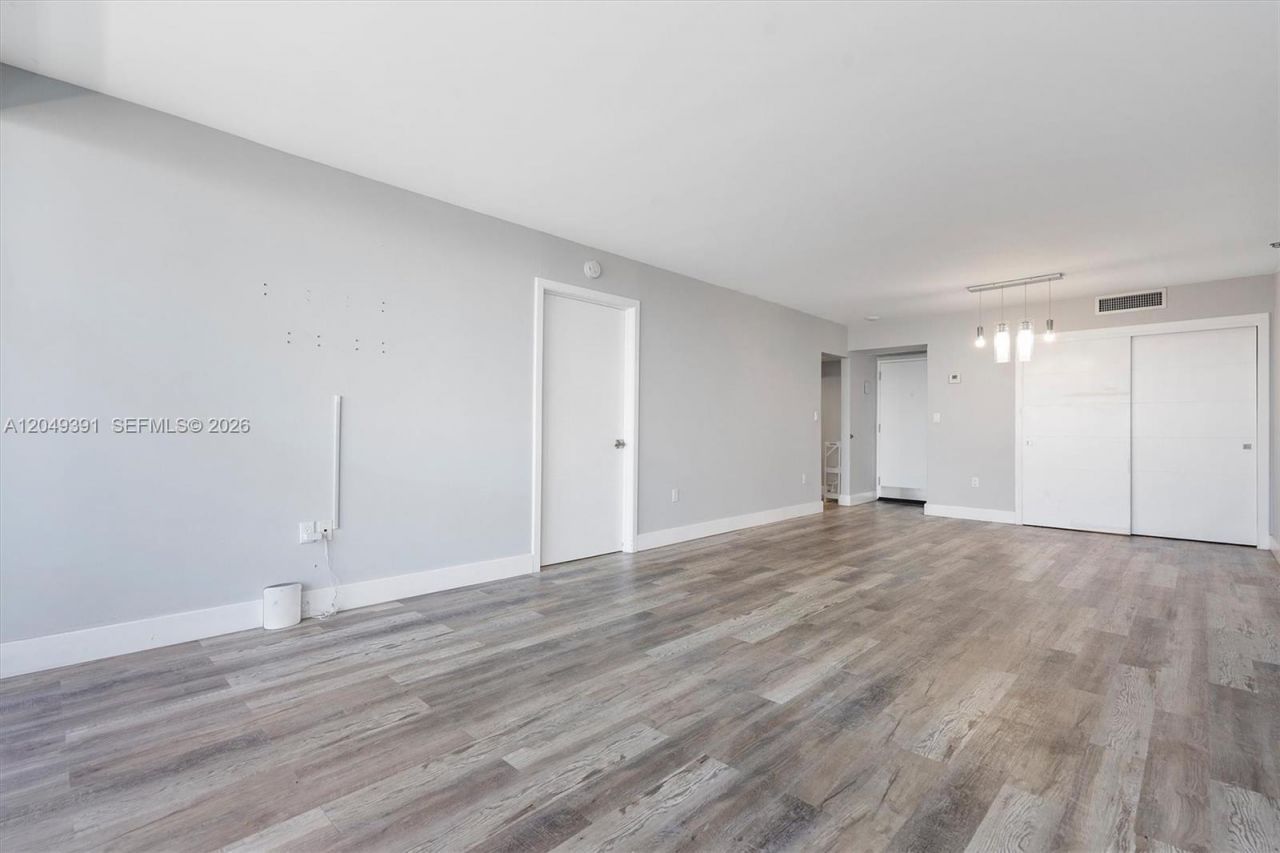 20515 E Country Club Dr, Unit 2044, Aventura, FL 33180 Photo