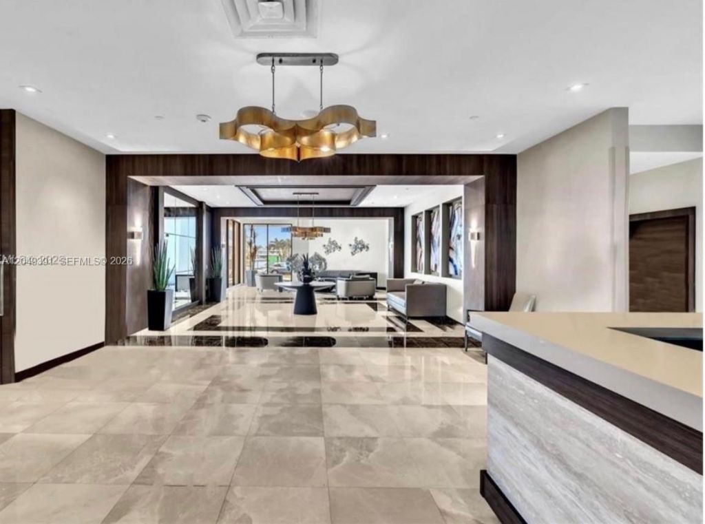 20515 E Country Club Dr, Unit 2044, Aventura, FL 33180 Photo